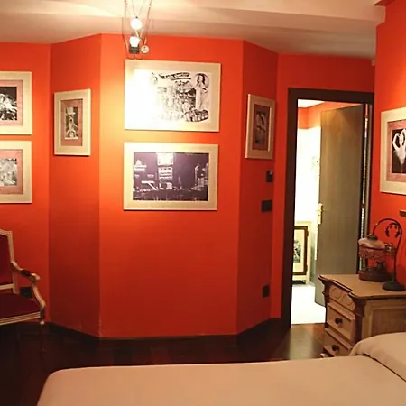 فندق Casona El Gurugu لواركا